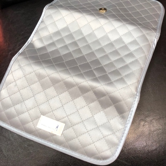 Mario Tricoci Cosmetic Pouch - Picture 7 of 8